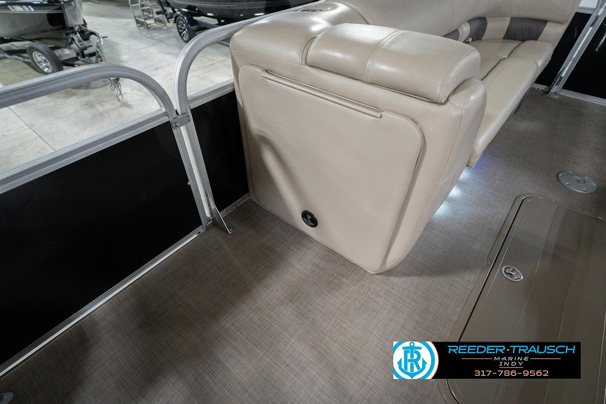 Used 2020 Sun Tracker Party Barge 24 DLX