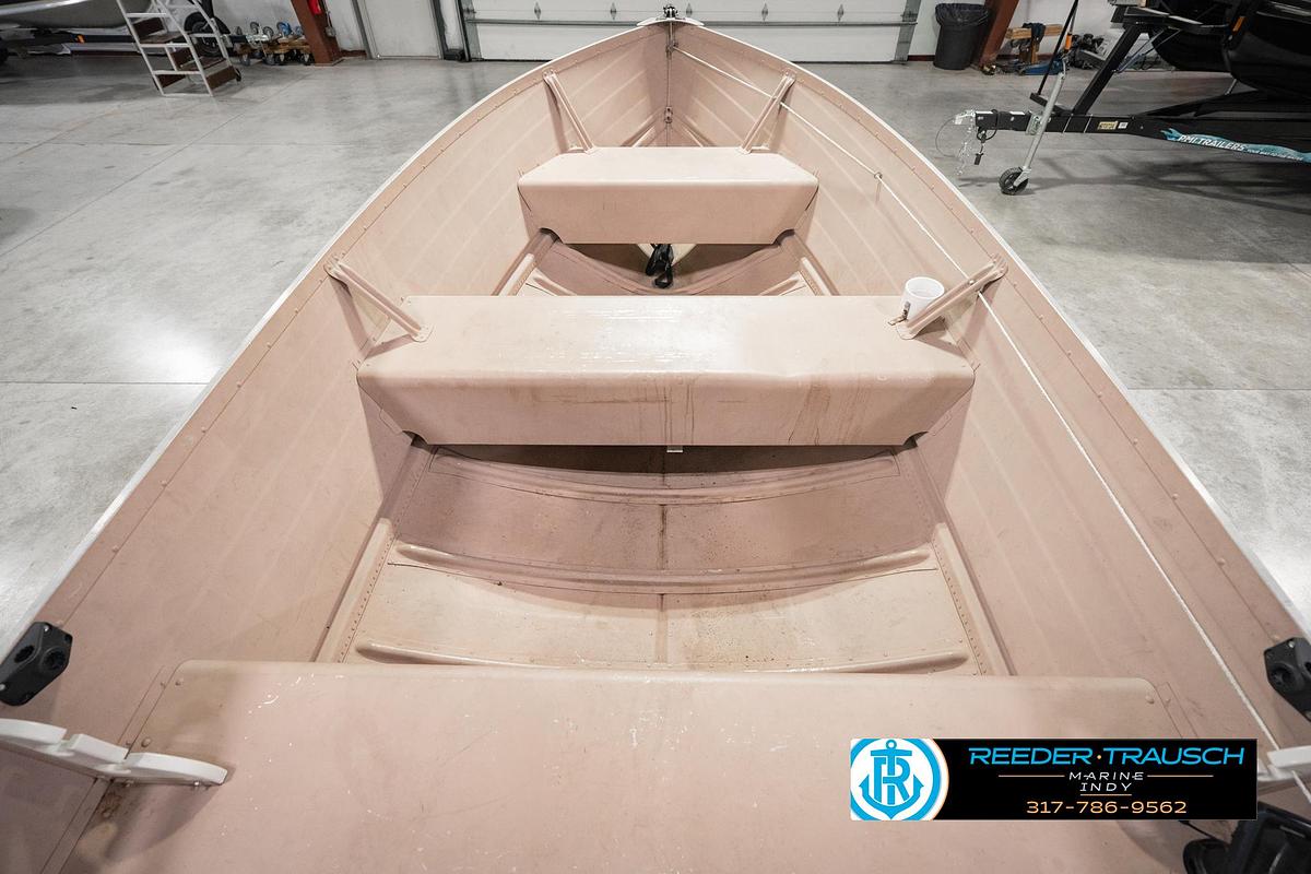Used 2004 Smoker Craft Voyager