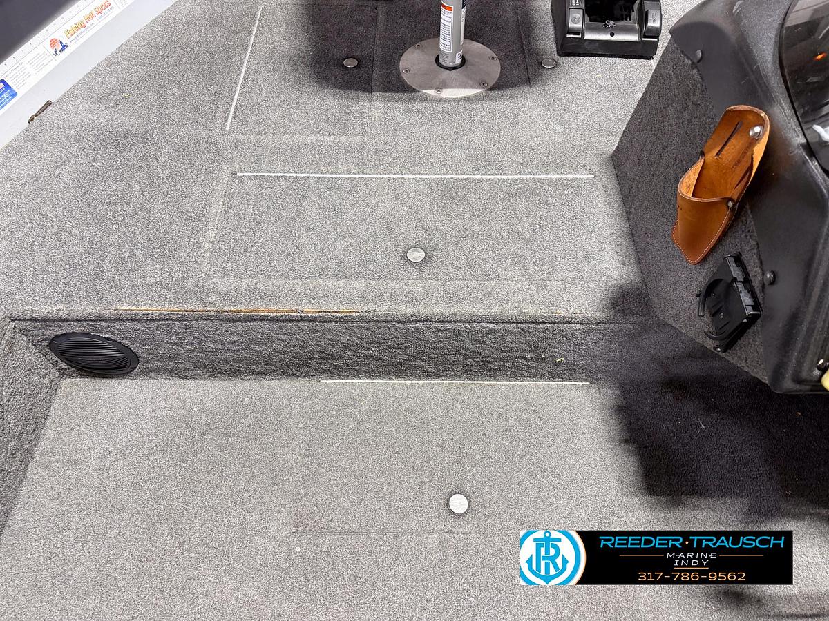 Used 1999 Lund Mr. Pike 17