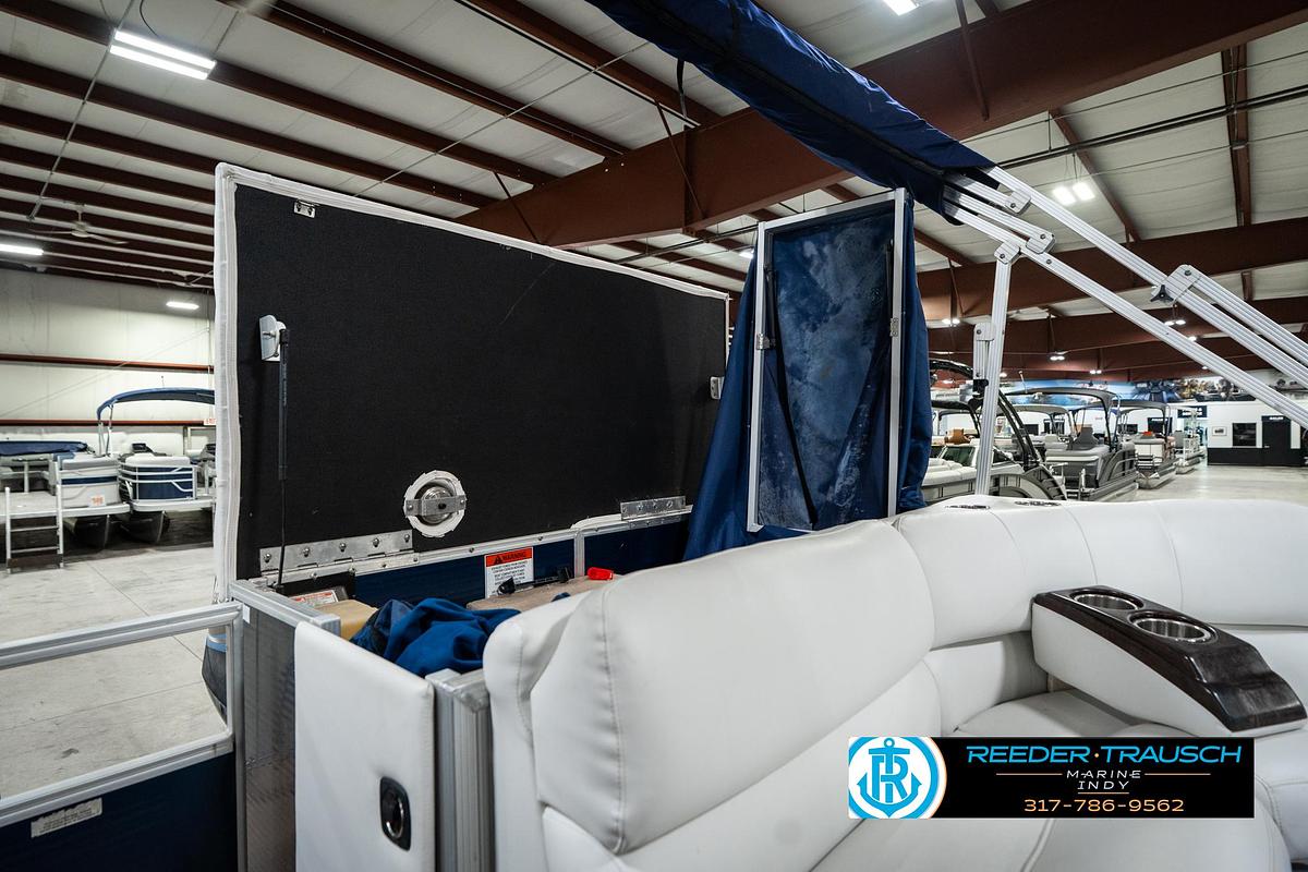 Used 2011 Bennington 2274 RCL