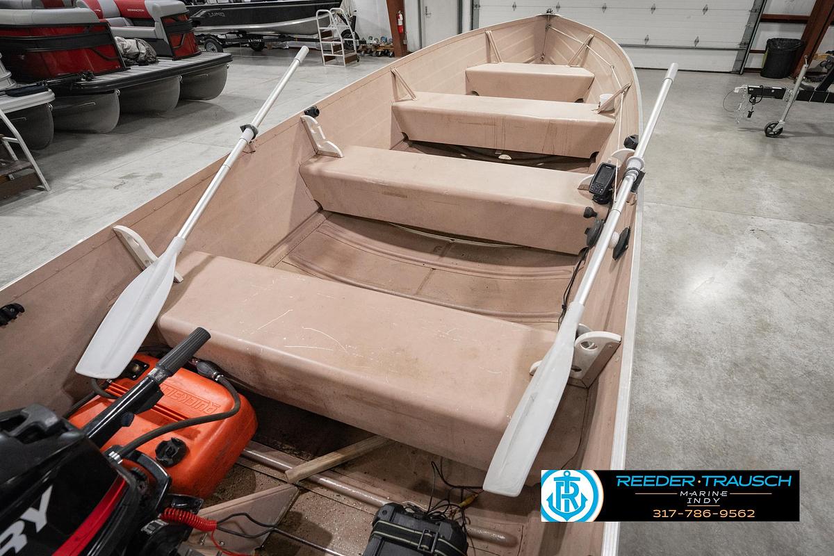 Used 2004 Smoker Craft Voyager