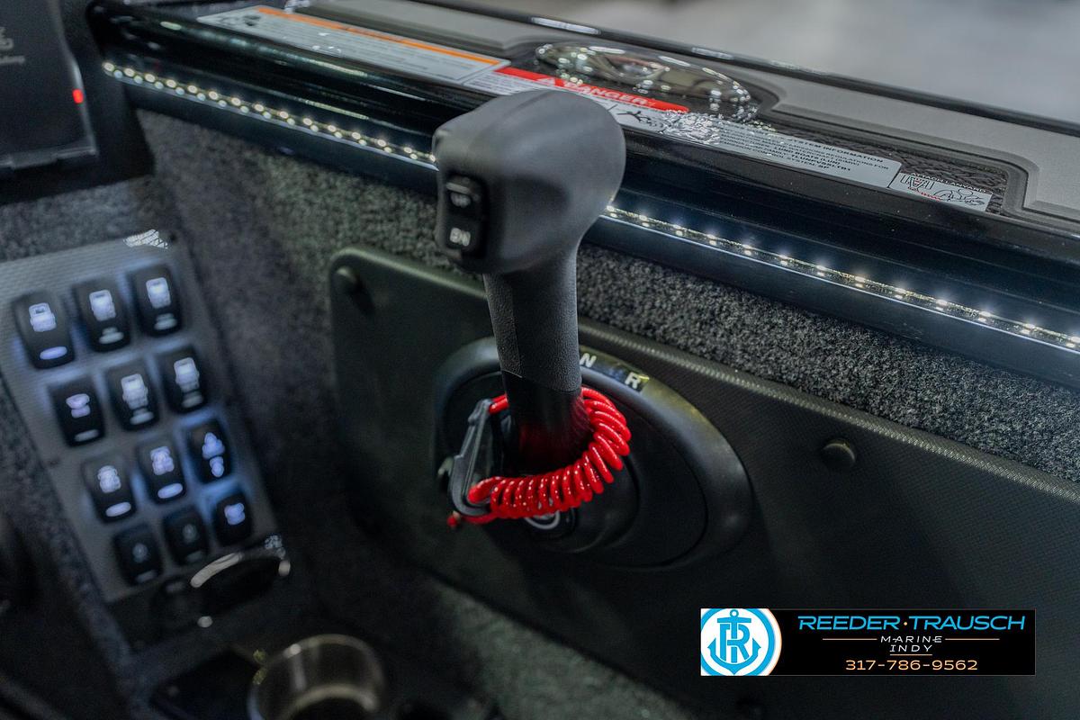 2026 Lund 1975 Pro V Sport