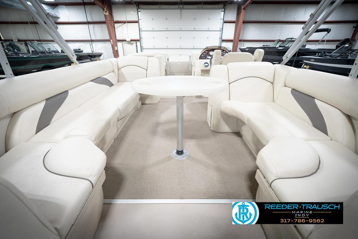 Used 2014 SunChaser Classic 8522 Lounger