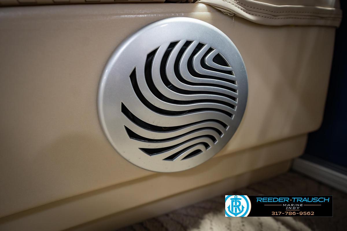 Used 2014 Tracker Marine Sig Party Barge 20 DLX