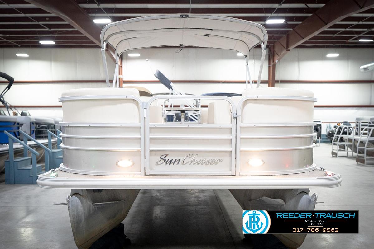 Used 2014 SunChaser Classic 8522 Lounger