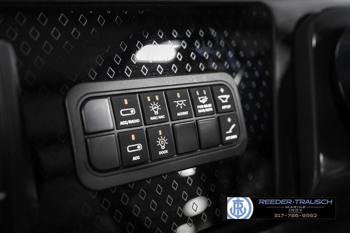 2025 Bennington 24 MFB