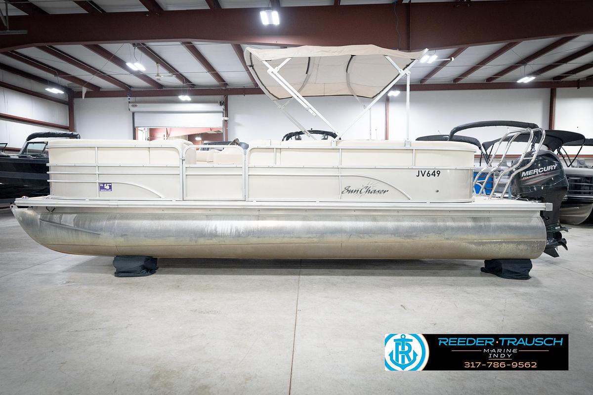 Used 2014 SunChaser Classic 8522 Lounger