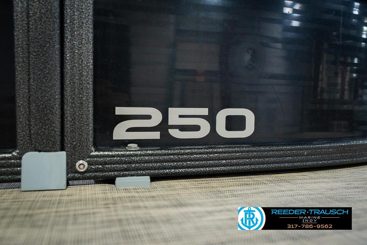 Used 2016 Crest 250 SLR2
