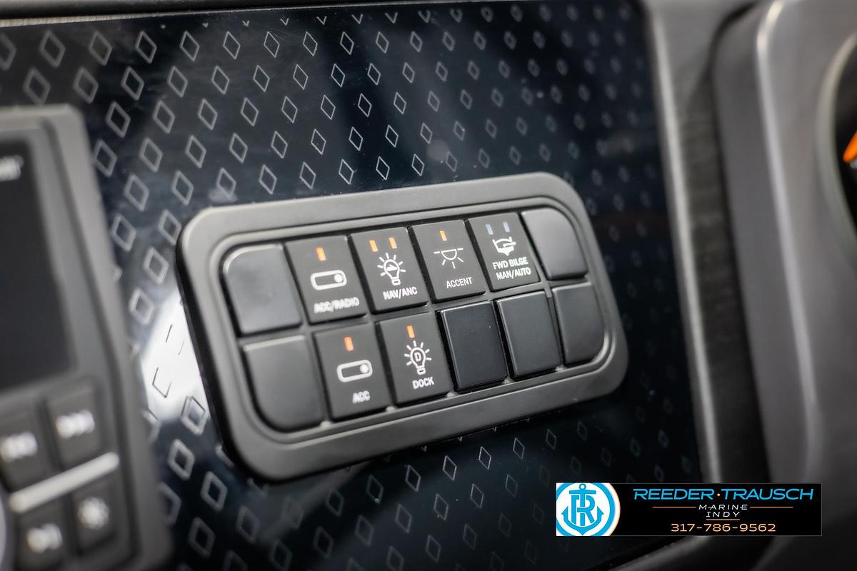 2025 Bennington 22 MFB