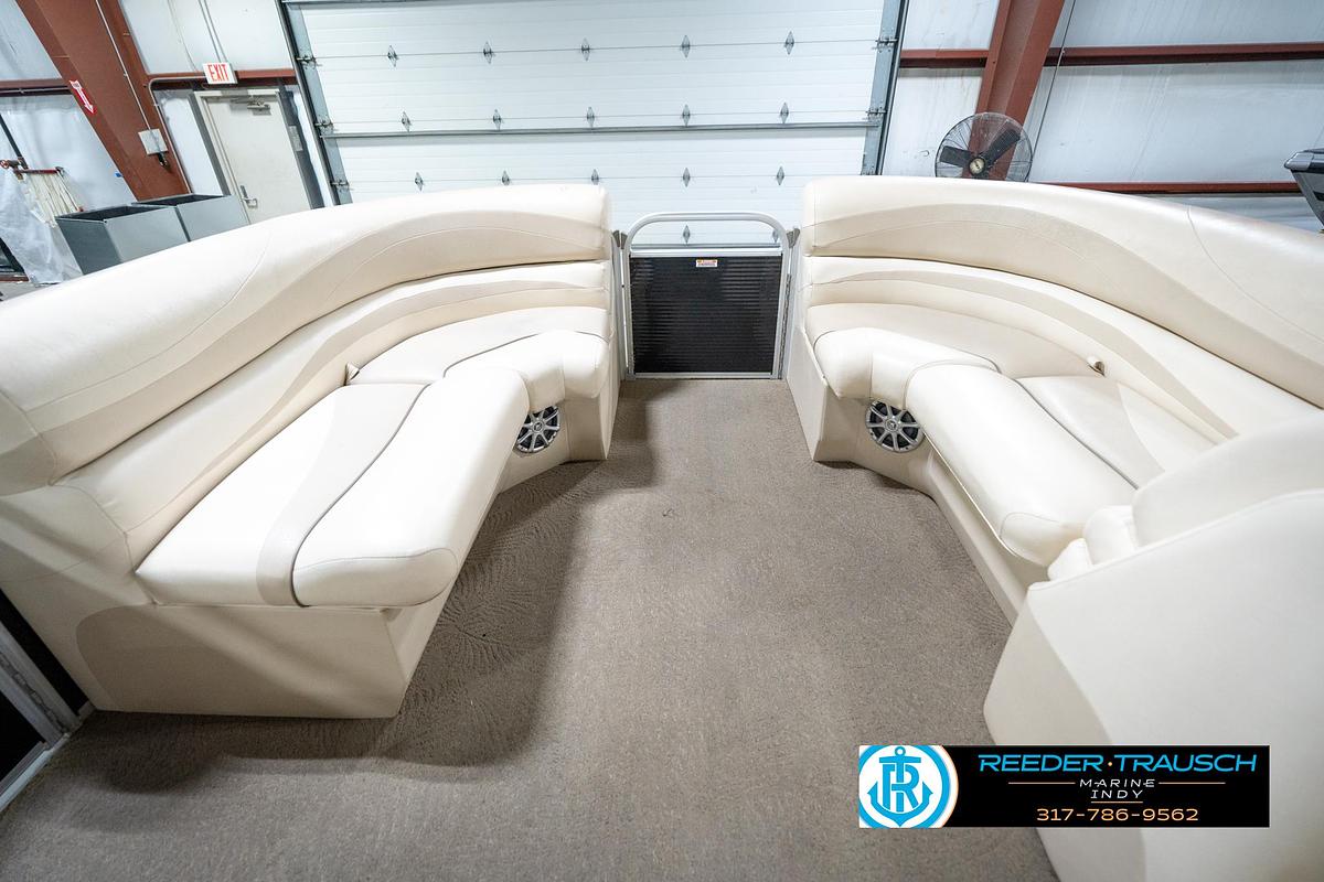 Used 2014 Bennington 2275 GCW