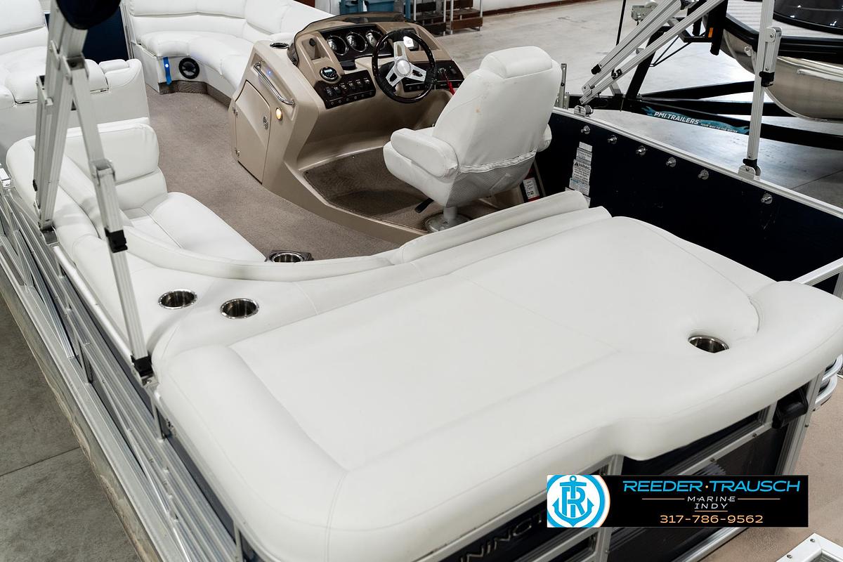 Used 2011 Bennington 2274 RCL