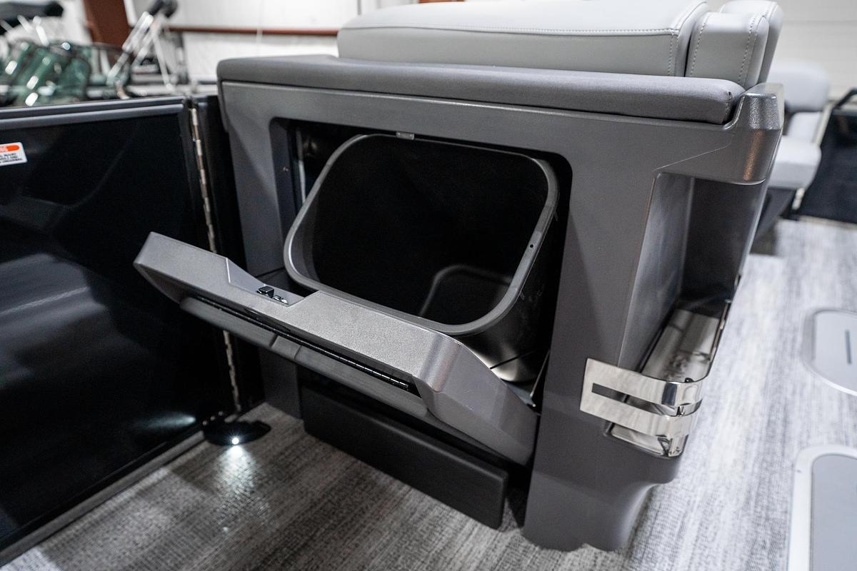 2025 Bennington 24 MSB