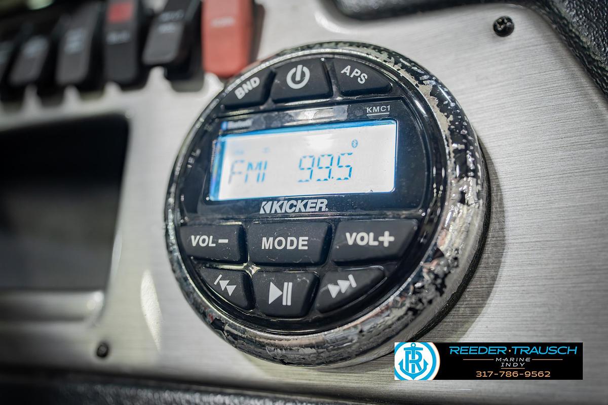 Used 2022 Lund 1875 Impact