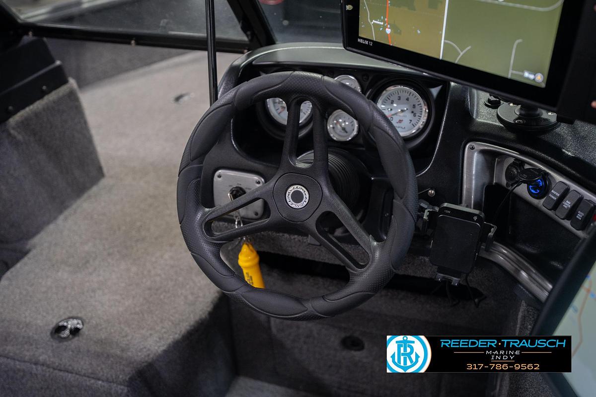 Used 2023 Lund 1875 Impact XS