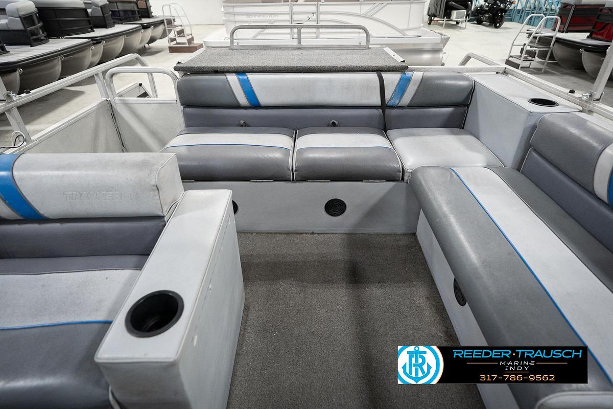 Used 1992 Sun Tracker Party Barge 24