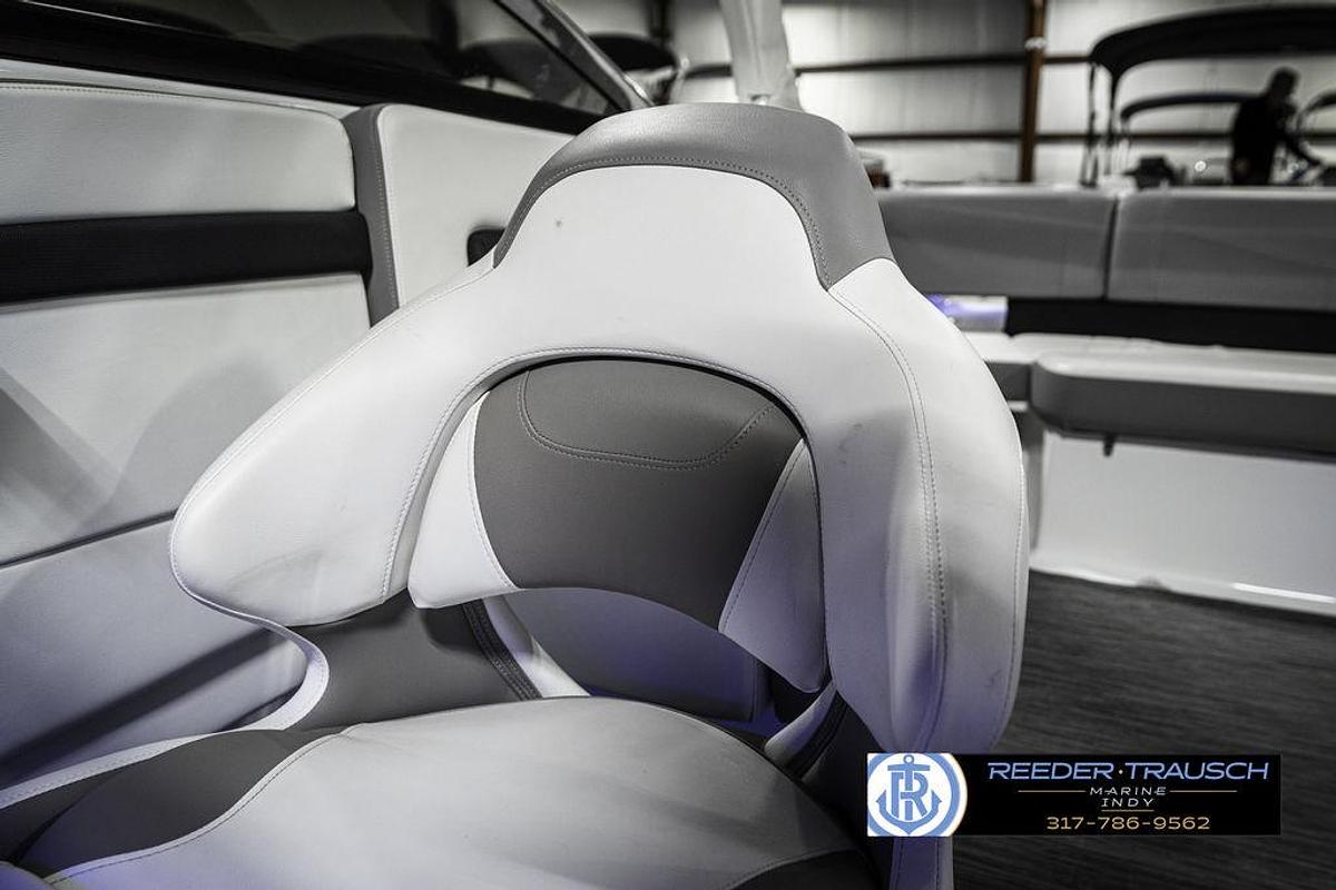 Used 2021 Four Winns H260