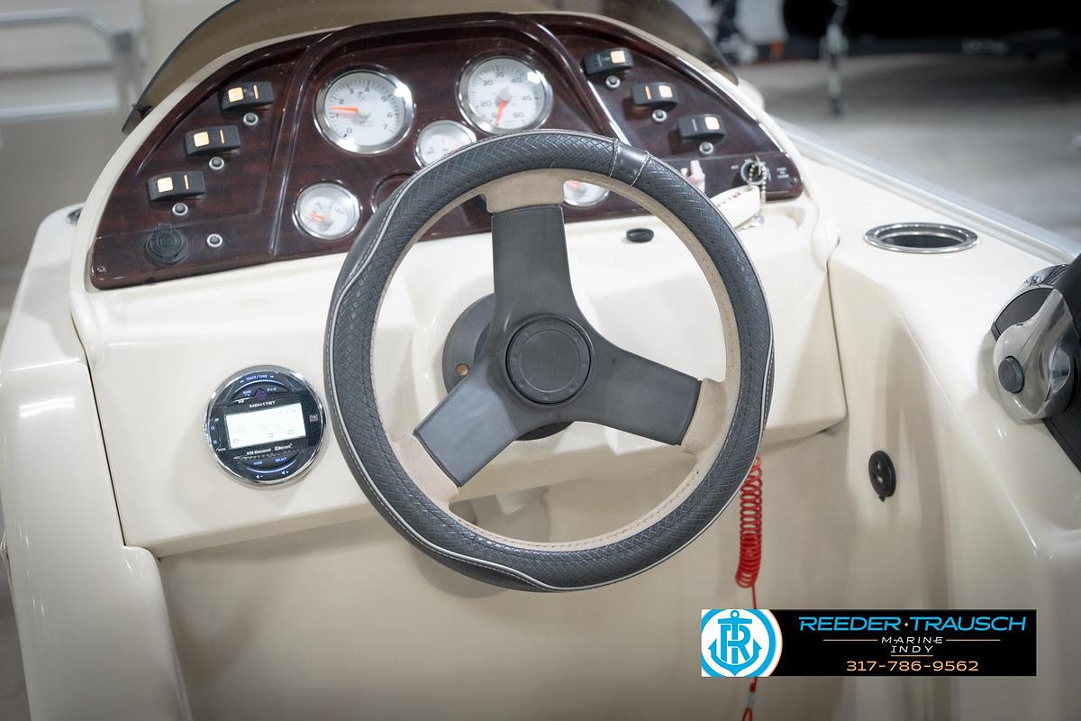 Used 2014 SunChaser Classic 8522 Lounger