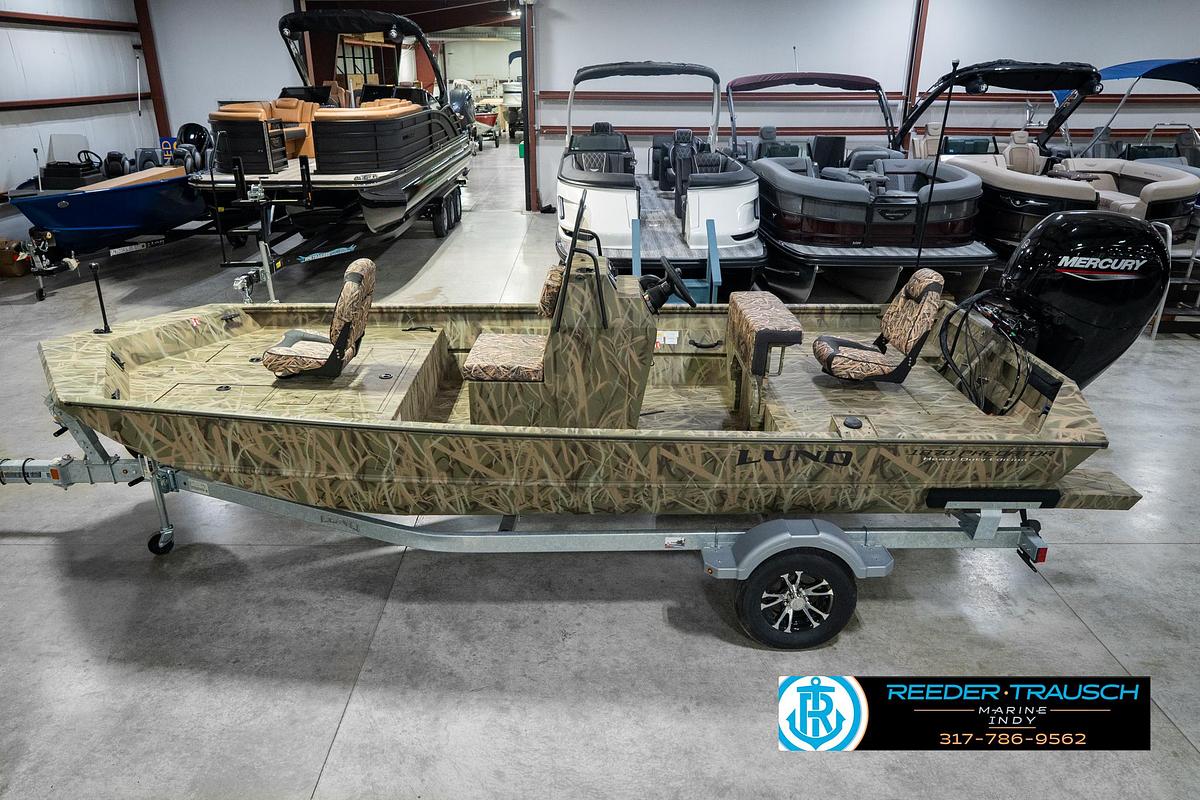 2026 Lund 1870 Predator Center Console
