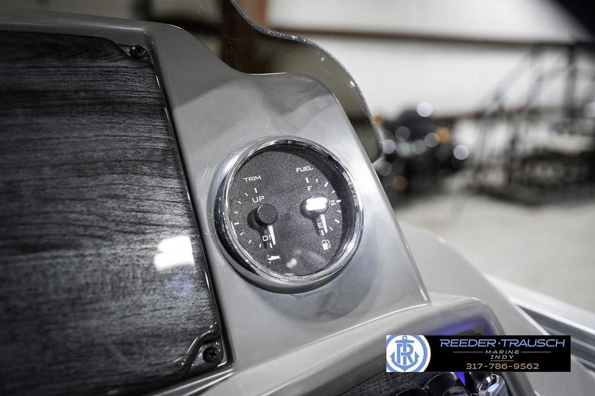 2025 Avalon 1785 Venture CRB