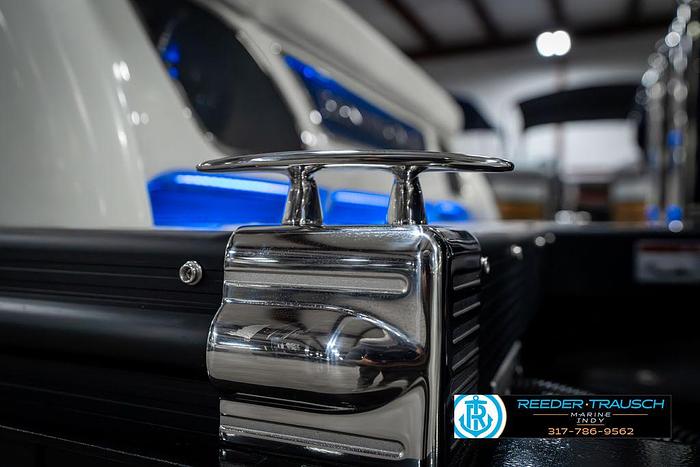 2025 Bennington QX SB T2