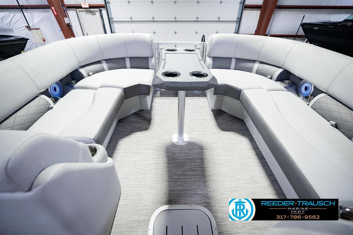 Used 2023 Bennington 23 LSR