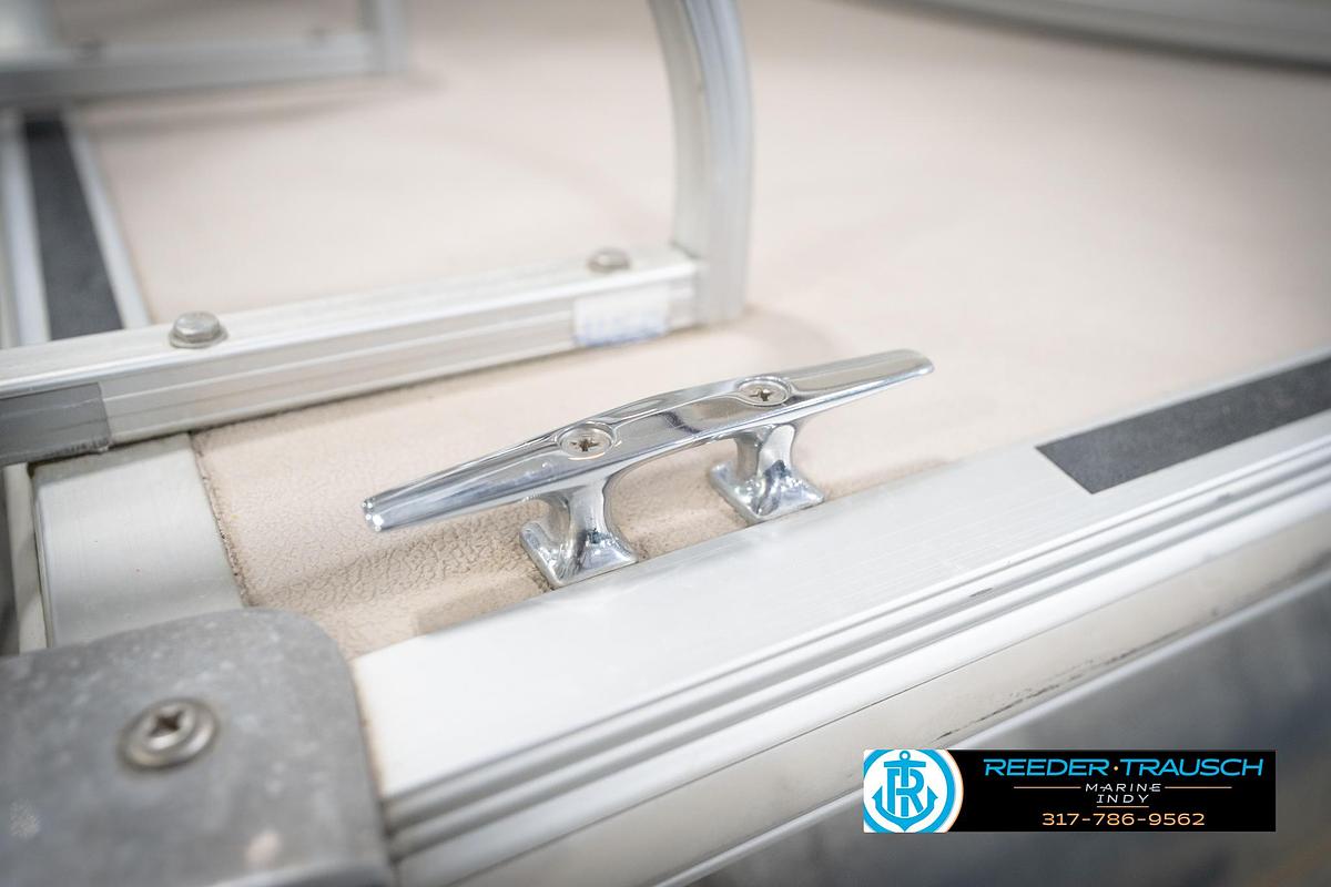 Used 2014 SunChaser Classic 8522 Lounger