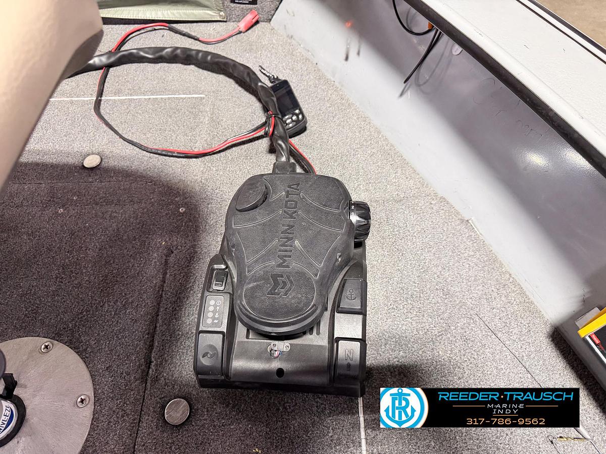 Used 1999 Lund Mr. Pike 17