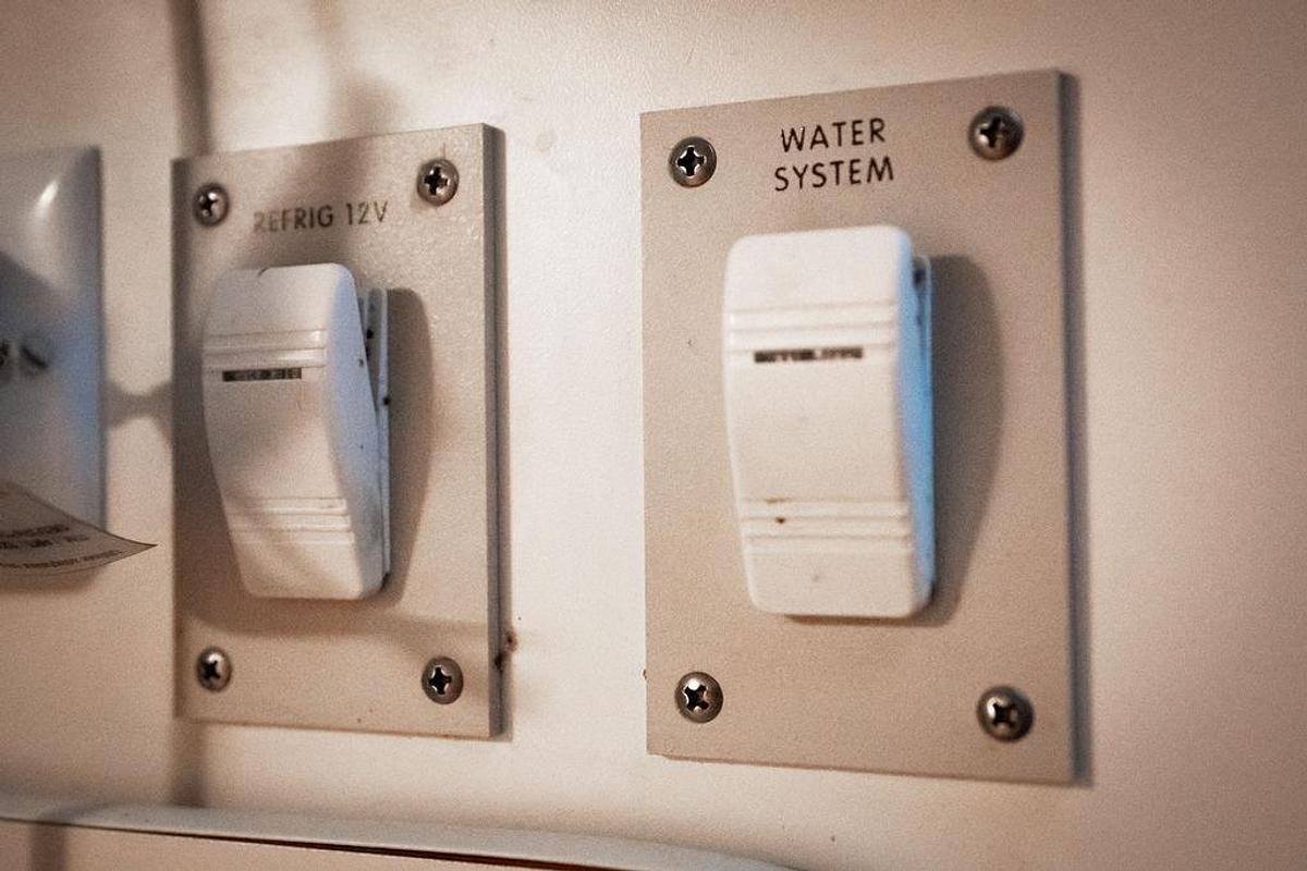 Used 1997 Sea Ray 240 Sundancer