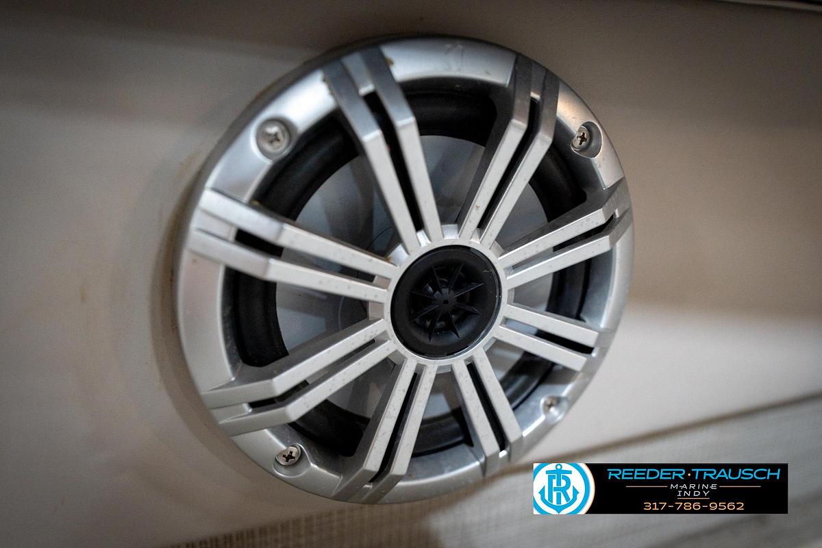 Used 2016 Bennington 2375 RSB