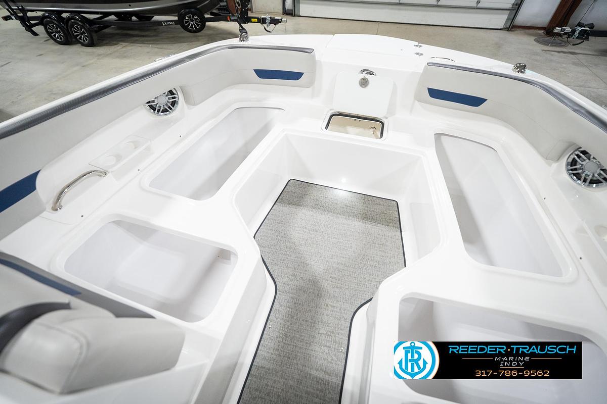 Used 2022 Hurricane 235RD