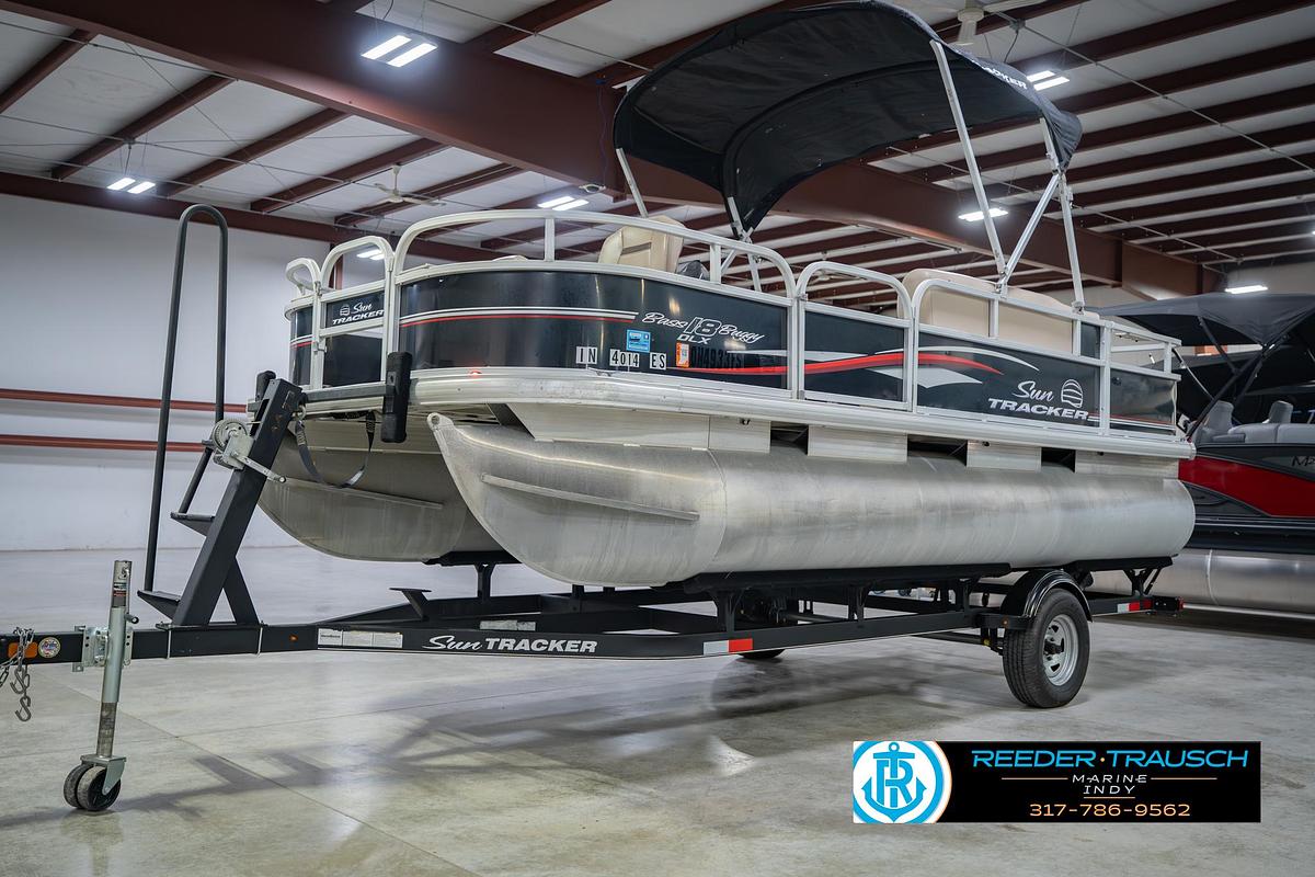 Used 2017 Sun Tracker Fishin' Barge 20 DLX