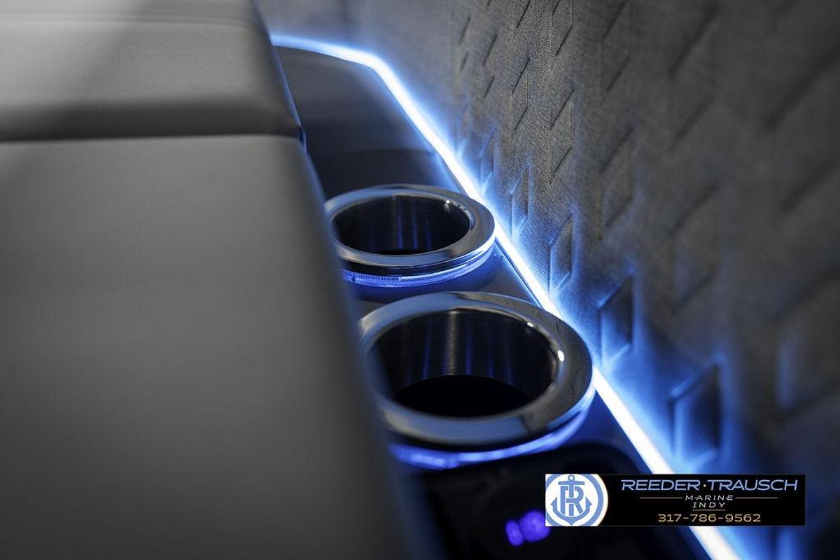 2025 Bennington 22 MFB