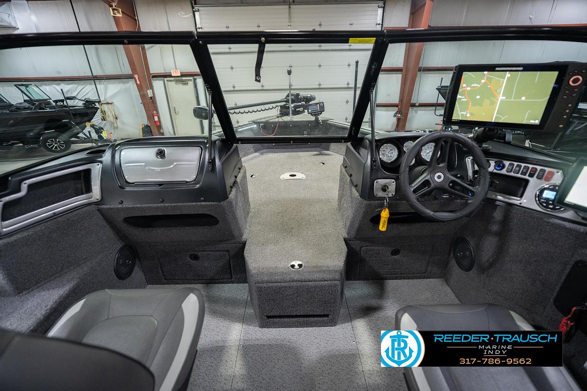 Used 2023 Lund 1875 Impact XS