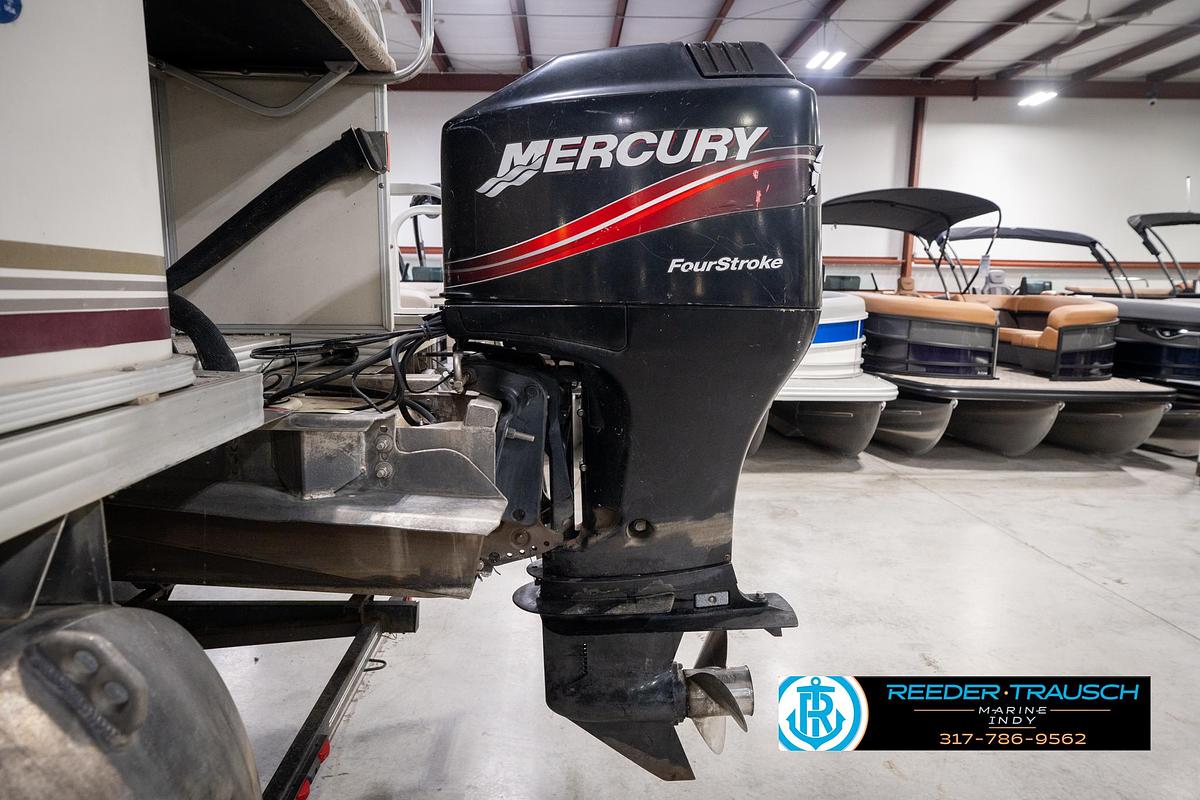 Used 2005 Crest 22 Crest III XRS