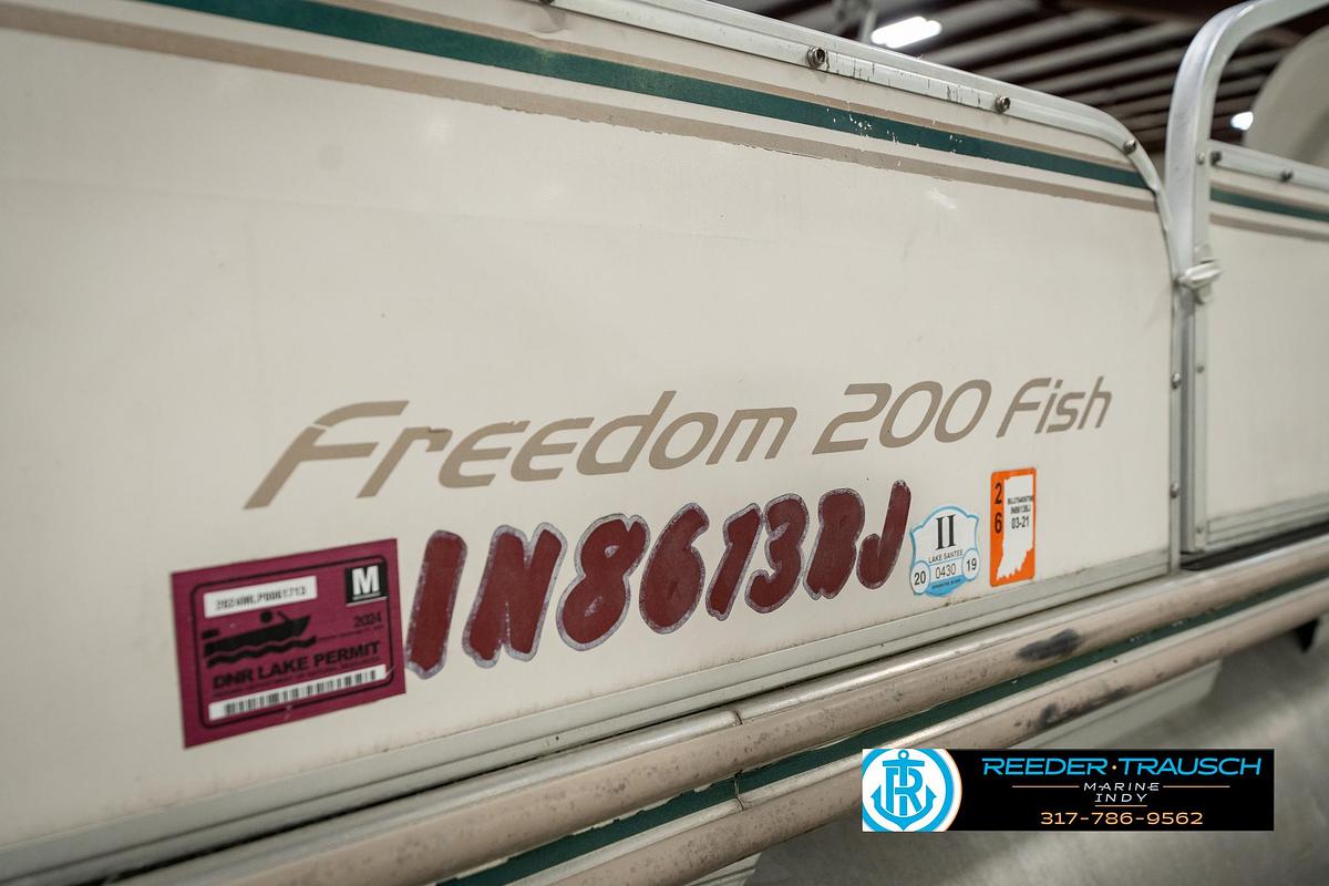 Used 1998 Fisher Freedom 200 Fish