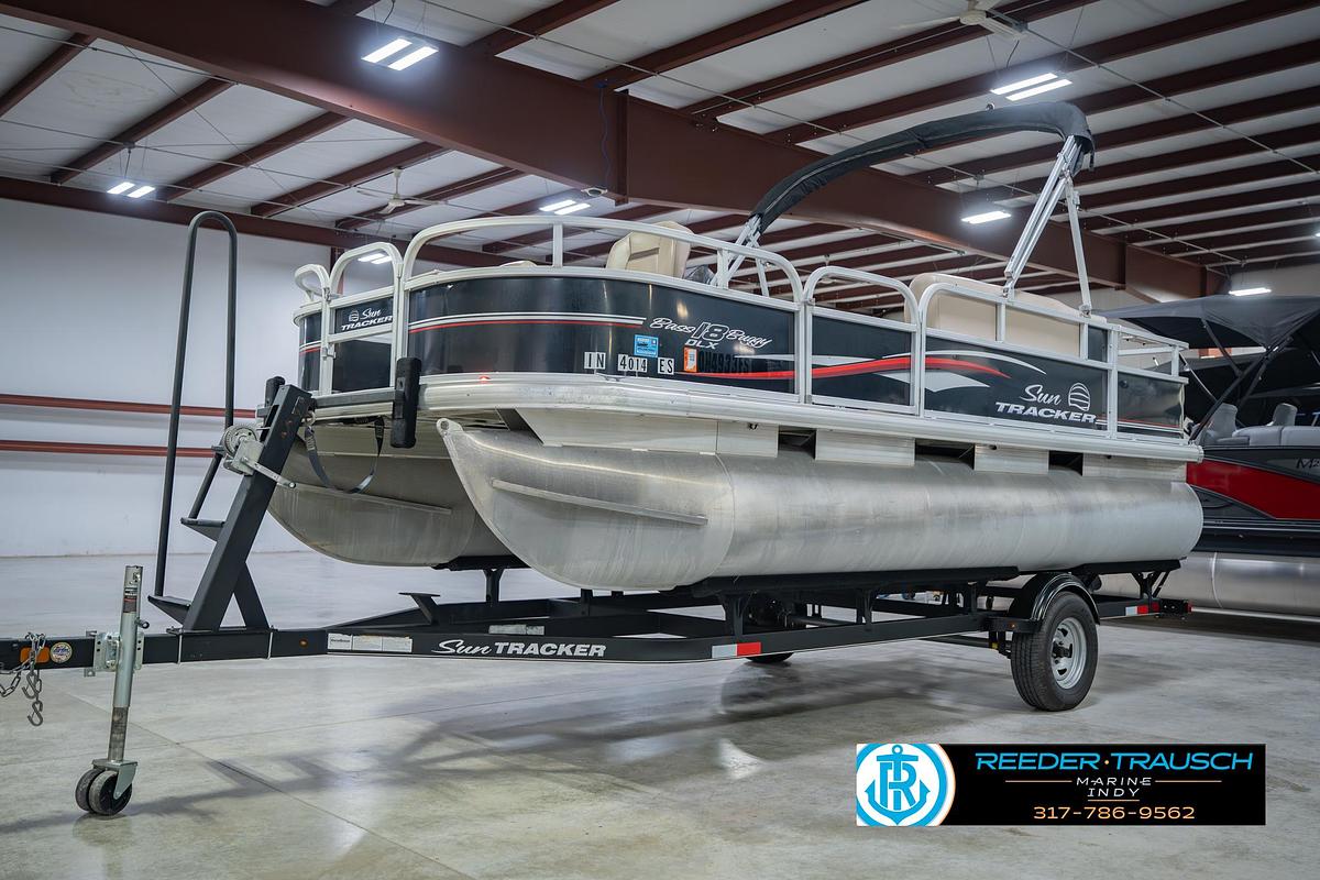 Used 2017 Sun Tracker Fishin' Barge 20 DLX