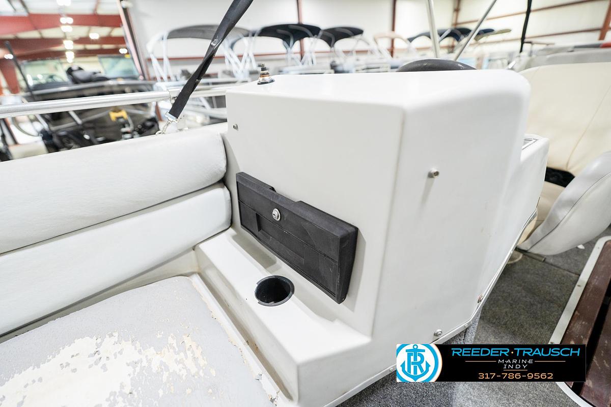 Used 1987 Hurricane 17 Deck Boat