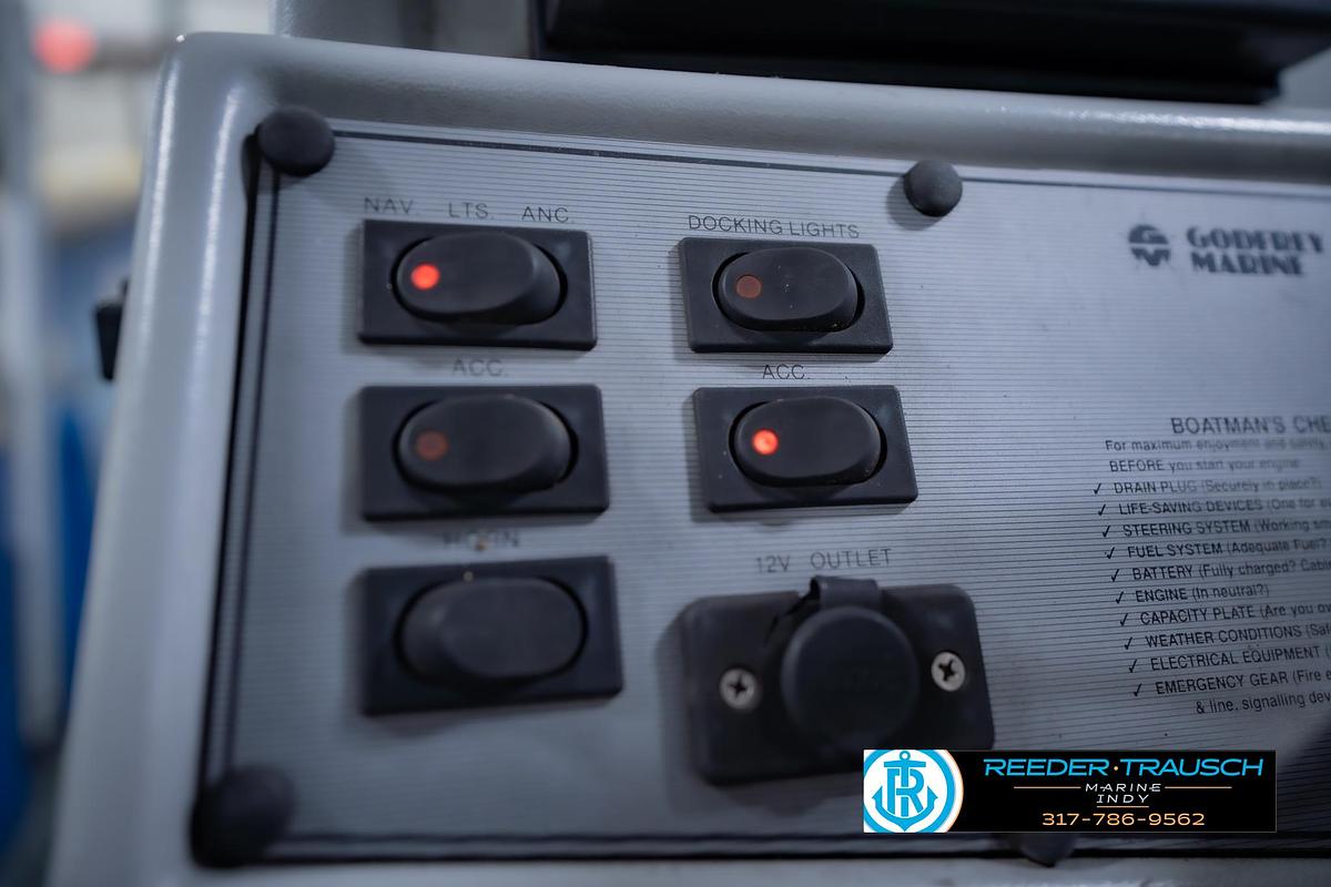 Used 1994 Godfrey SW 180 BT