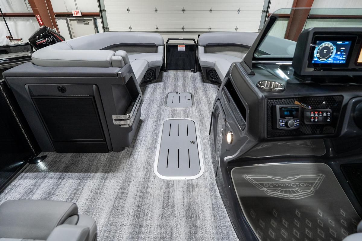 2025 Bennington 24 MSB