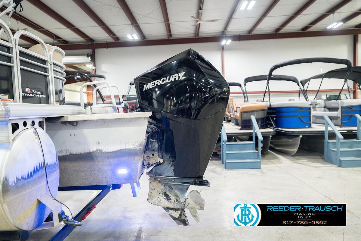 Used 2020 Sun Tracker Party Barge 24 DLX