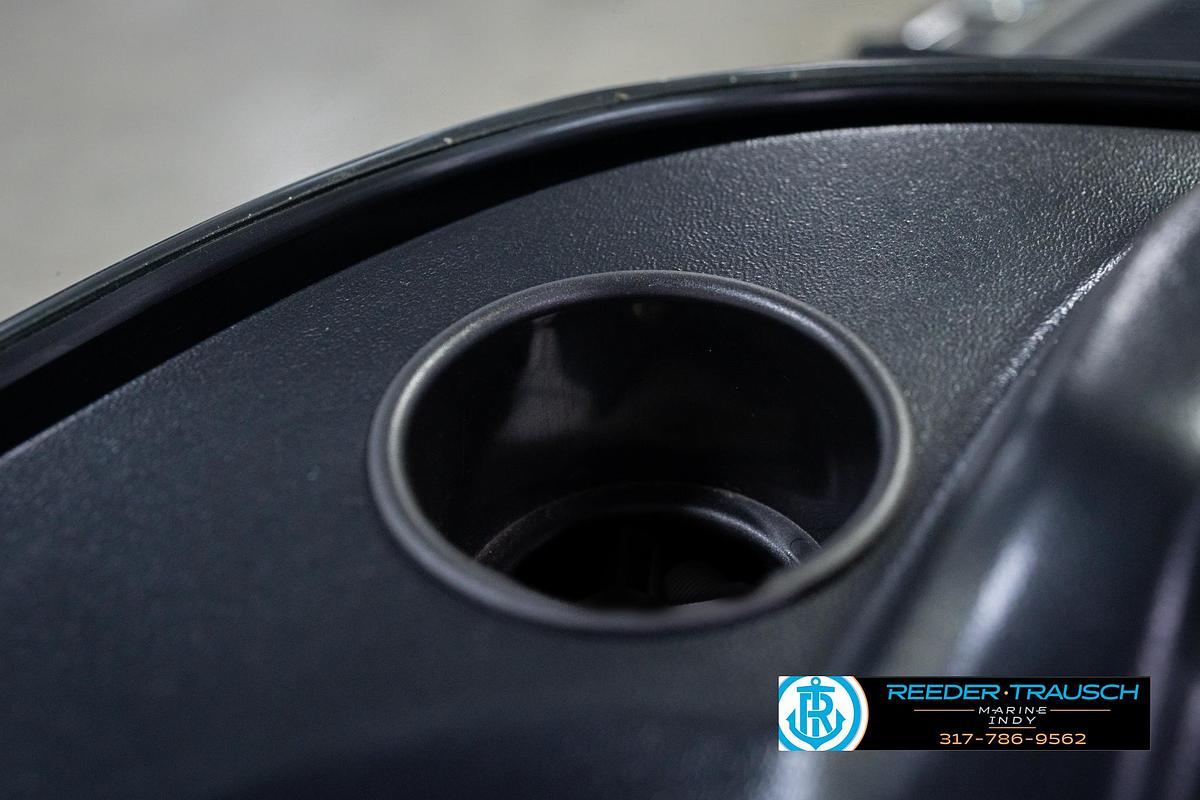 Used 2023 Lund 1875 Impact XS