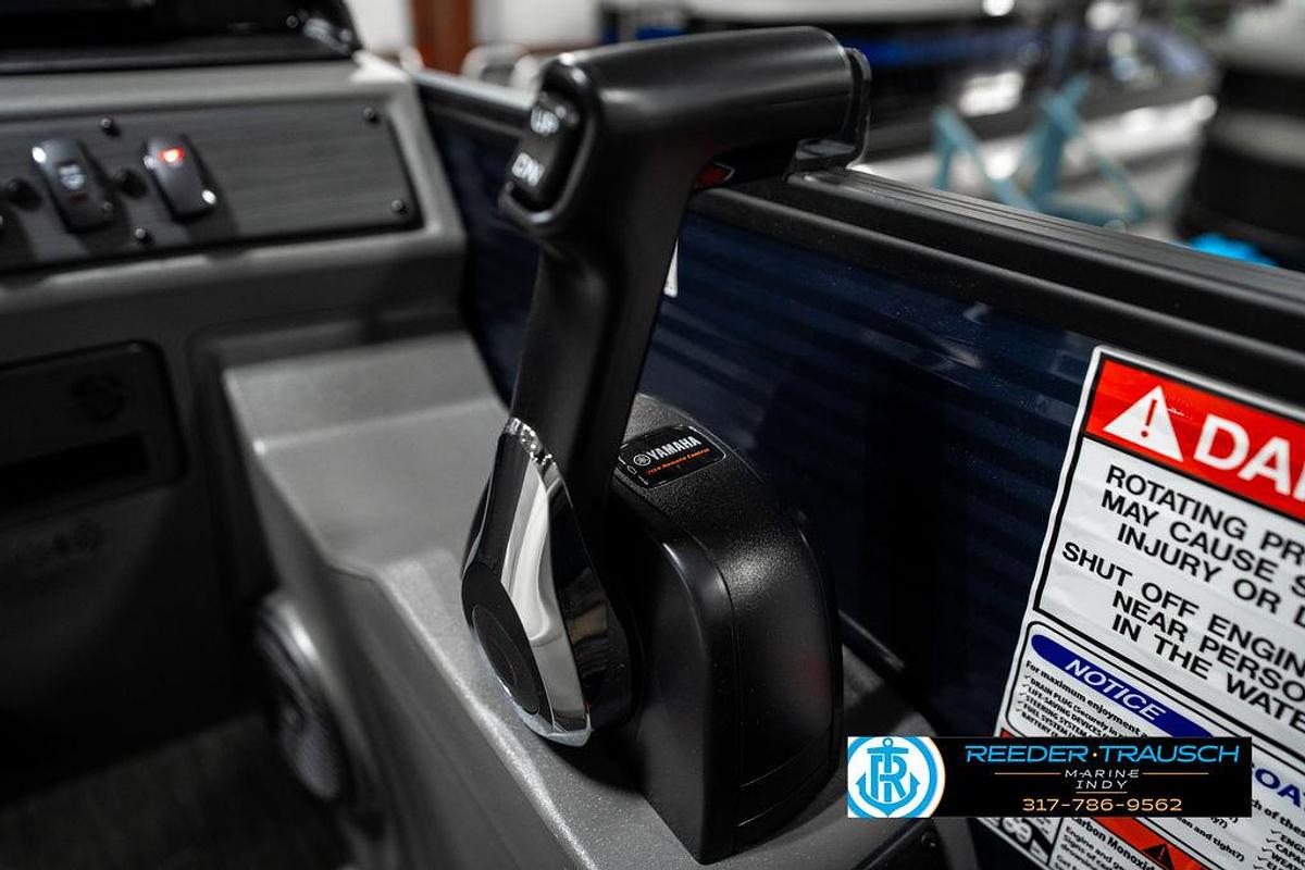 2025 Bennington 22 SSR