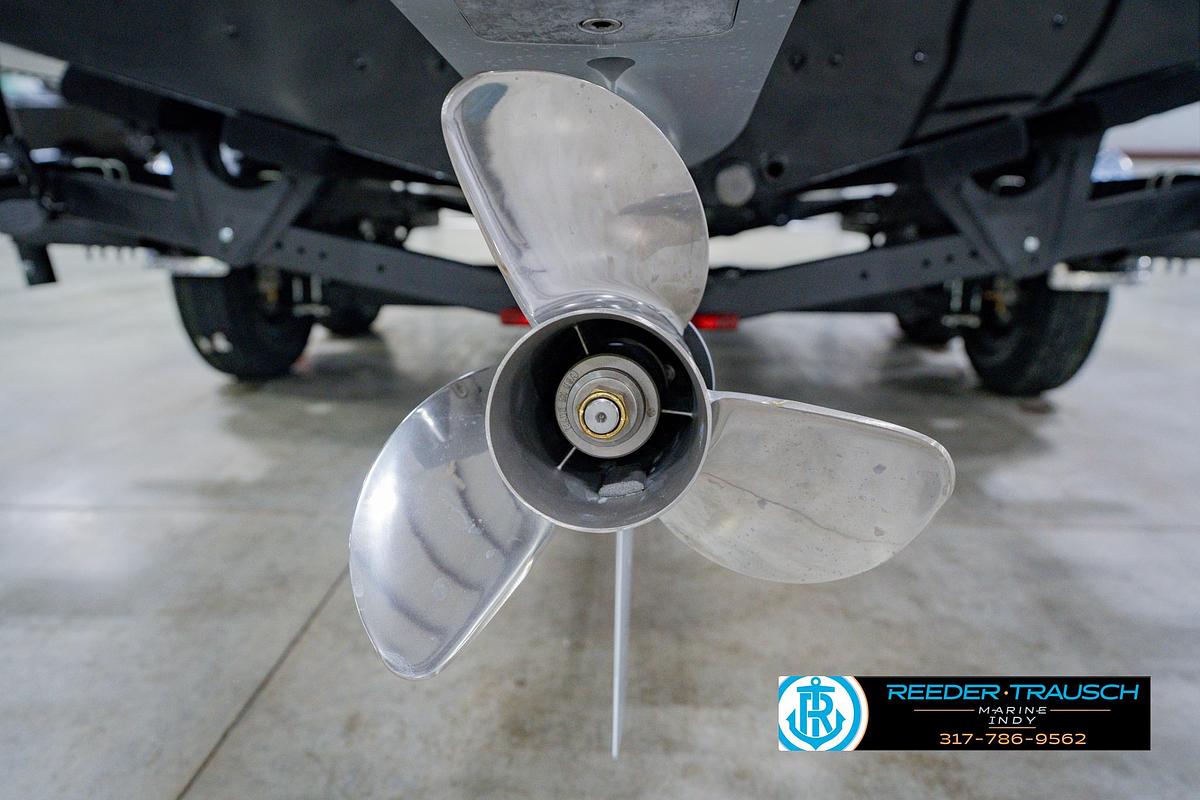 2026 Lund 1975 Pro V Sport