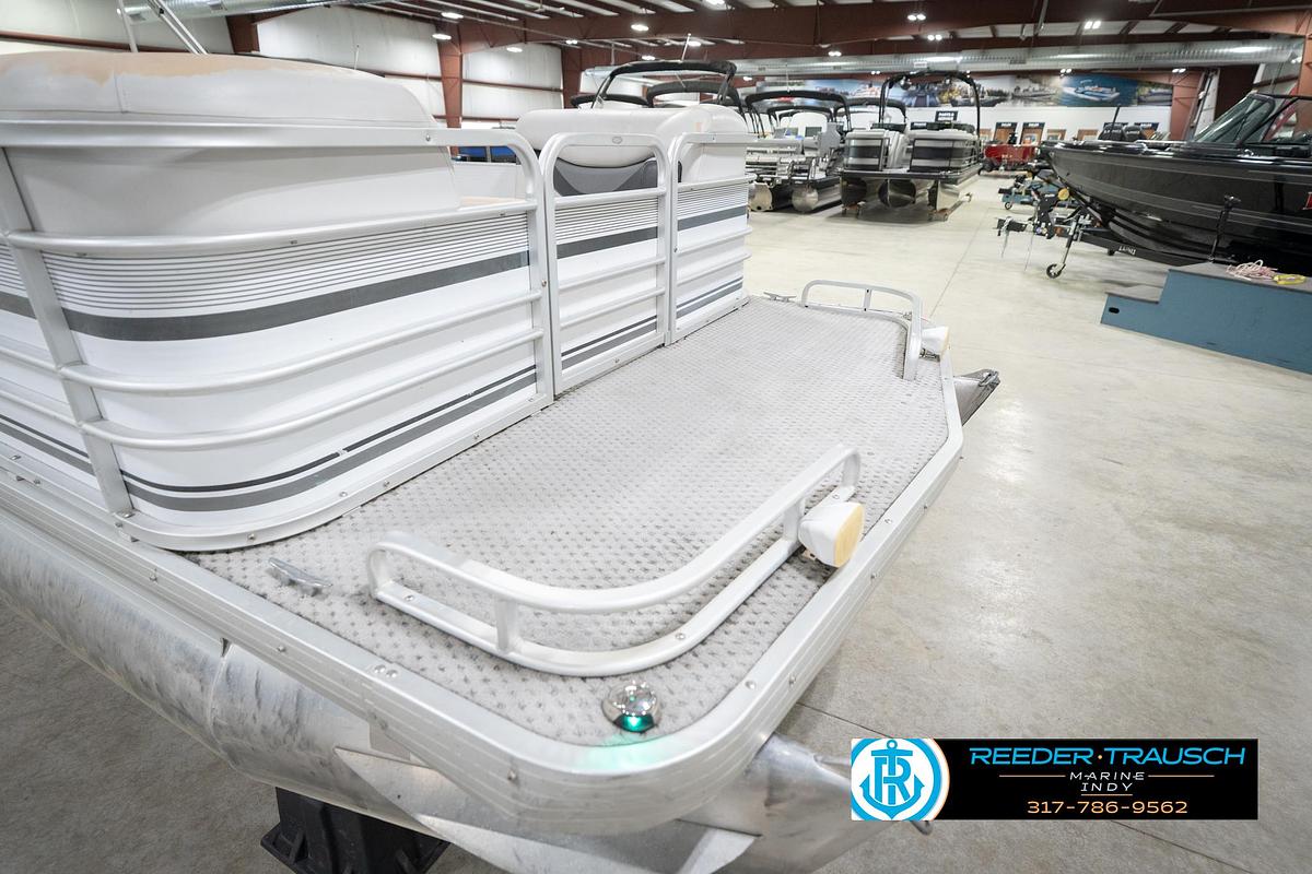 Used 1991 Godfrey Sanpan SP 2200