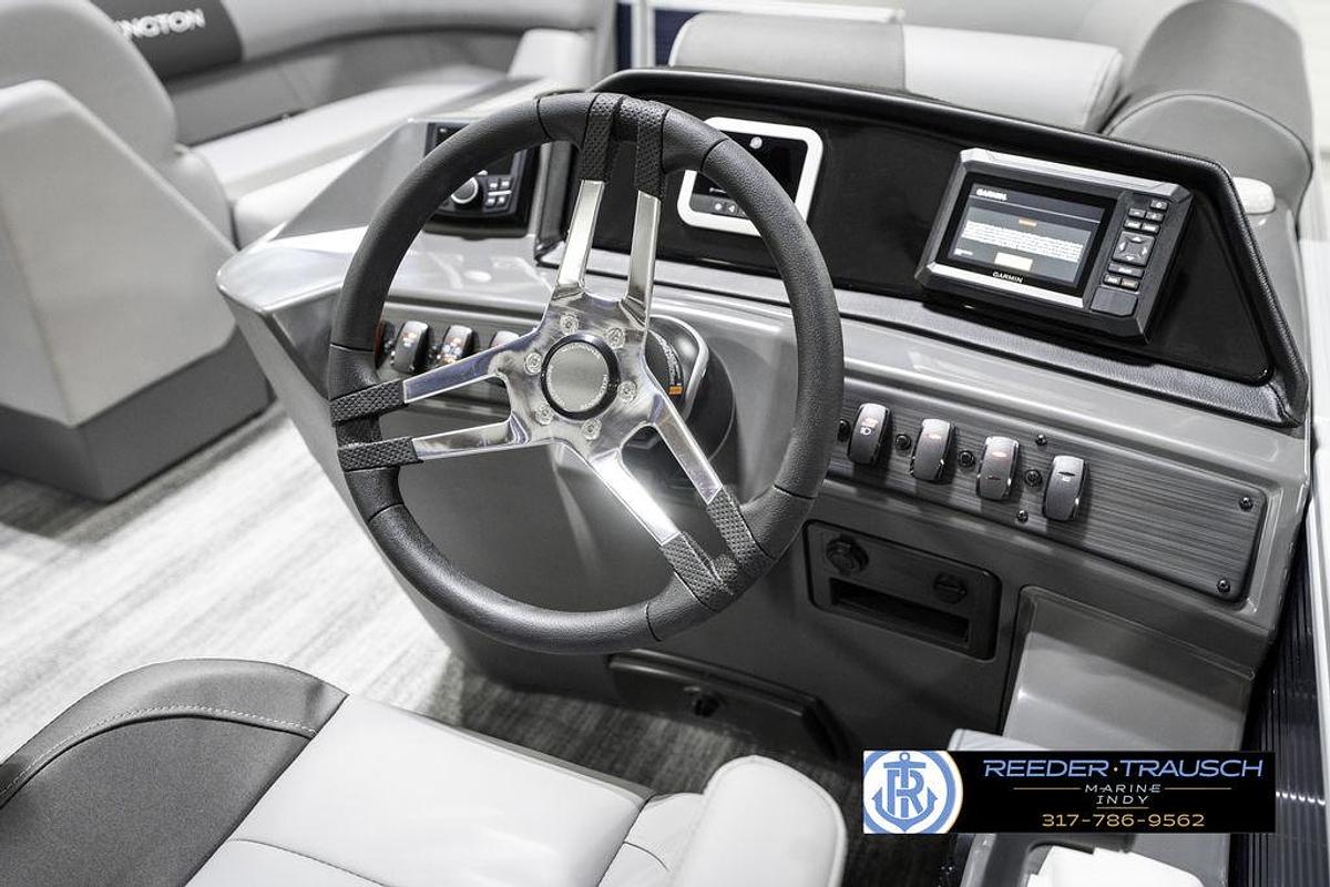 2025 Bennington 18 SLJ