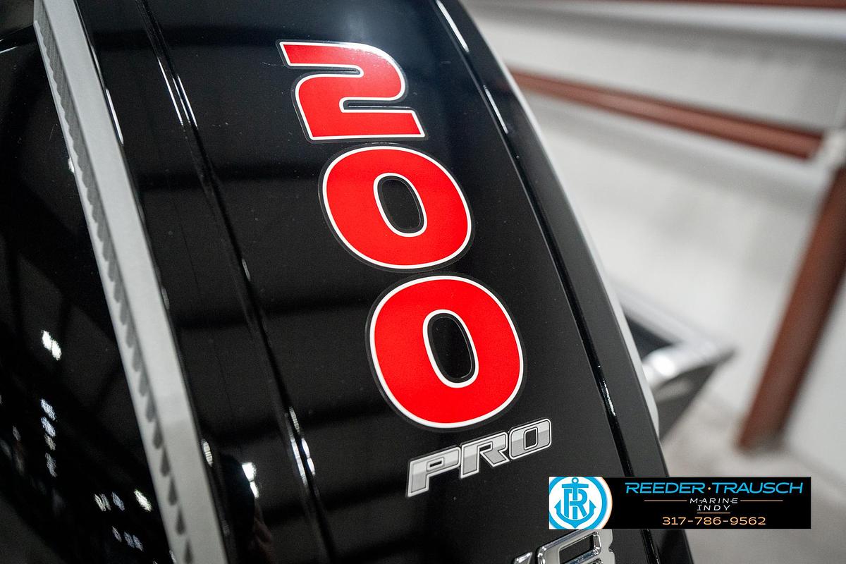 2025 Lund 2075 Impact XS