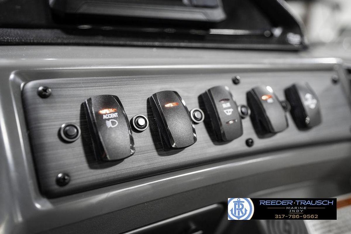 2025 Bennington 21 SSR