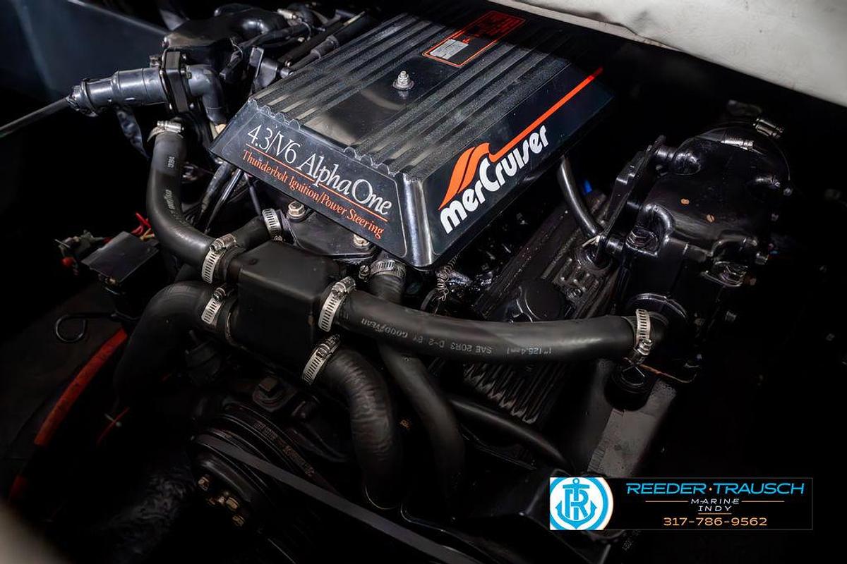 Used 1990 Rinker 206 Captiva