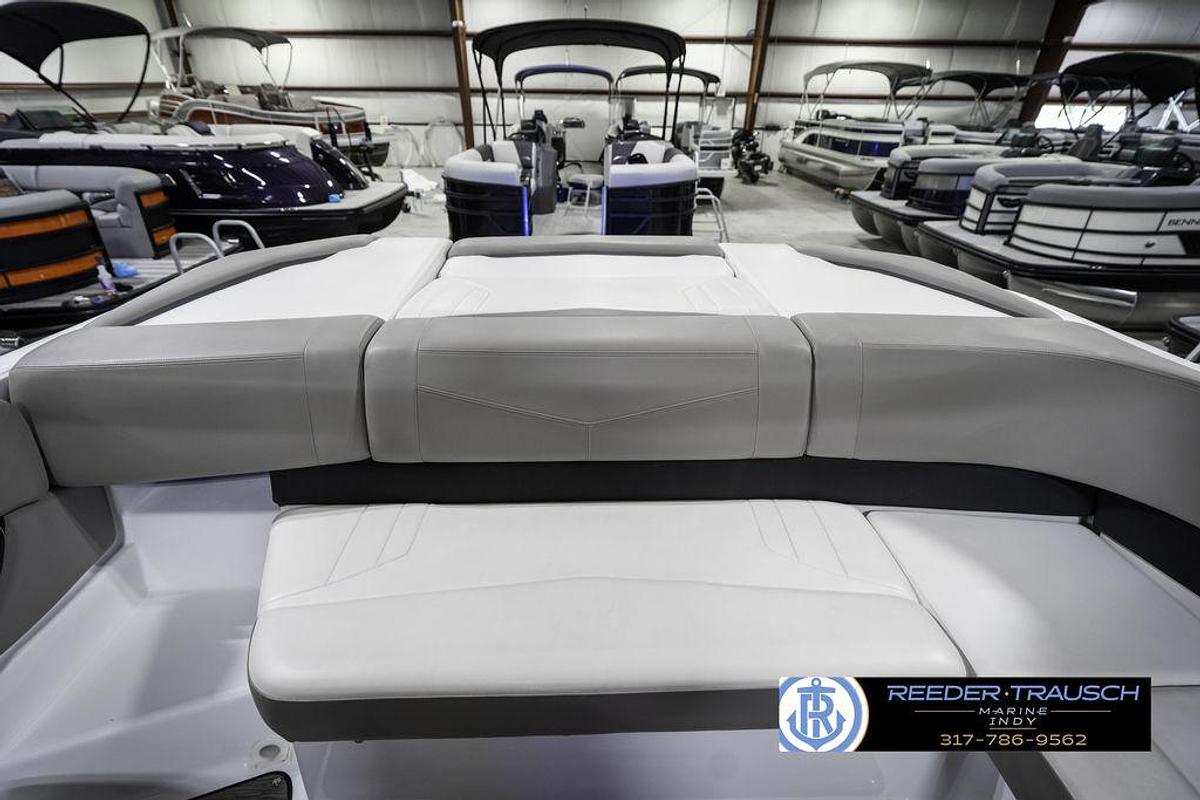 Used 2021 Four Winns H260