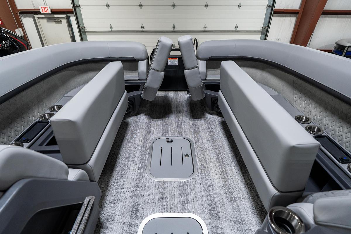 2025 Bennington 24 MSB